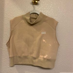 Cropped sweatshirt top